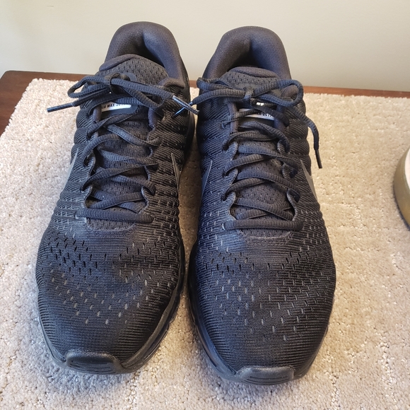 Nike Triple Black Airmax 2017 Men 10.5 - Picture 3 of 8